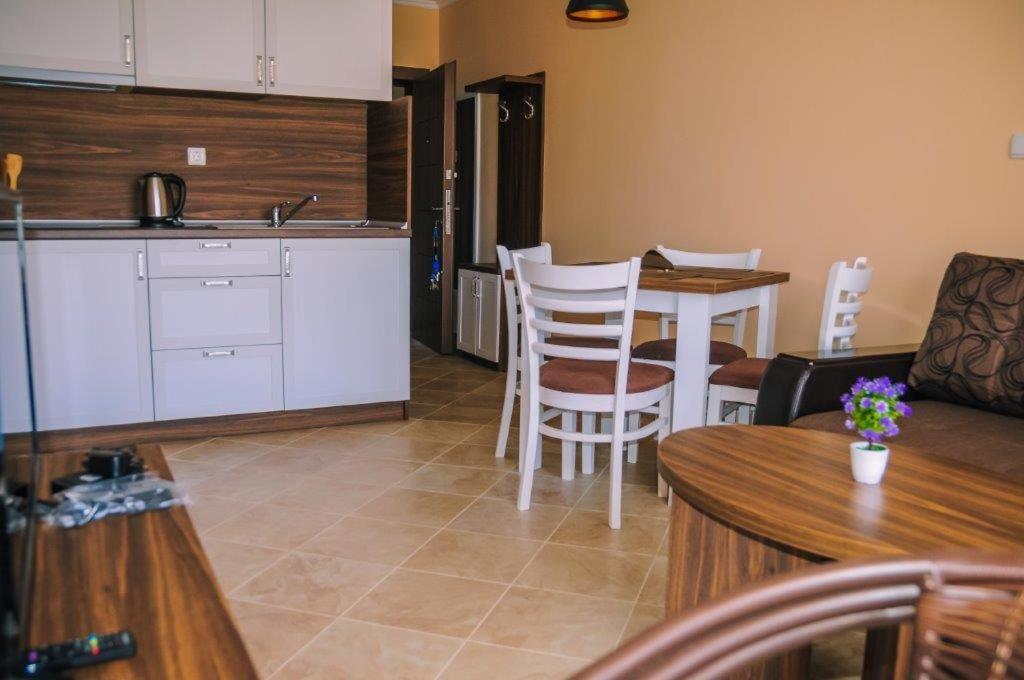 Apartments In Rif 3 Ravda Bagian luar foto