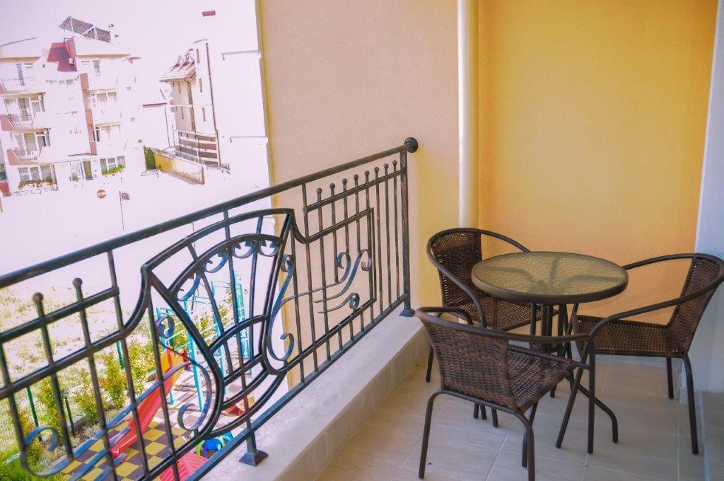 Apartments In Rif 3 Ravda Bagian luar foto